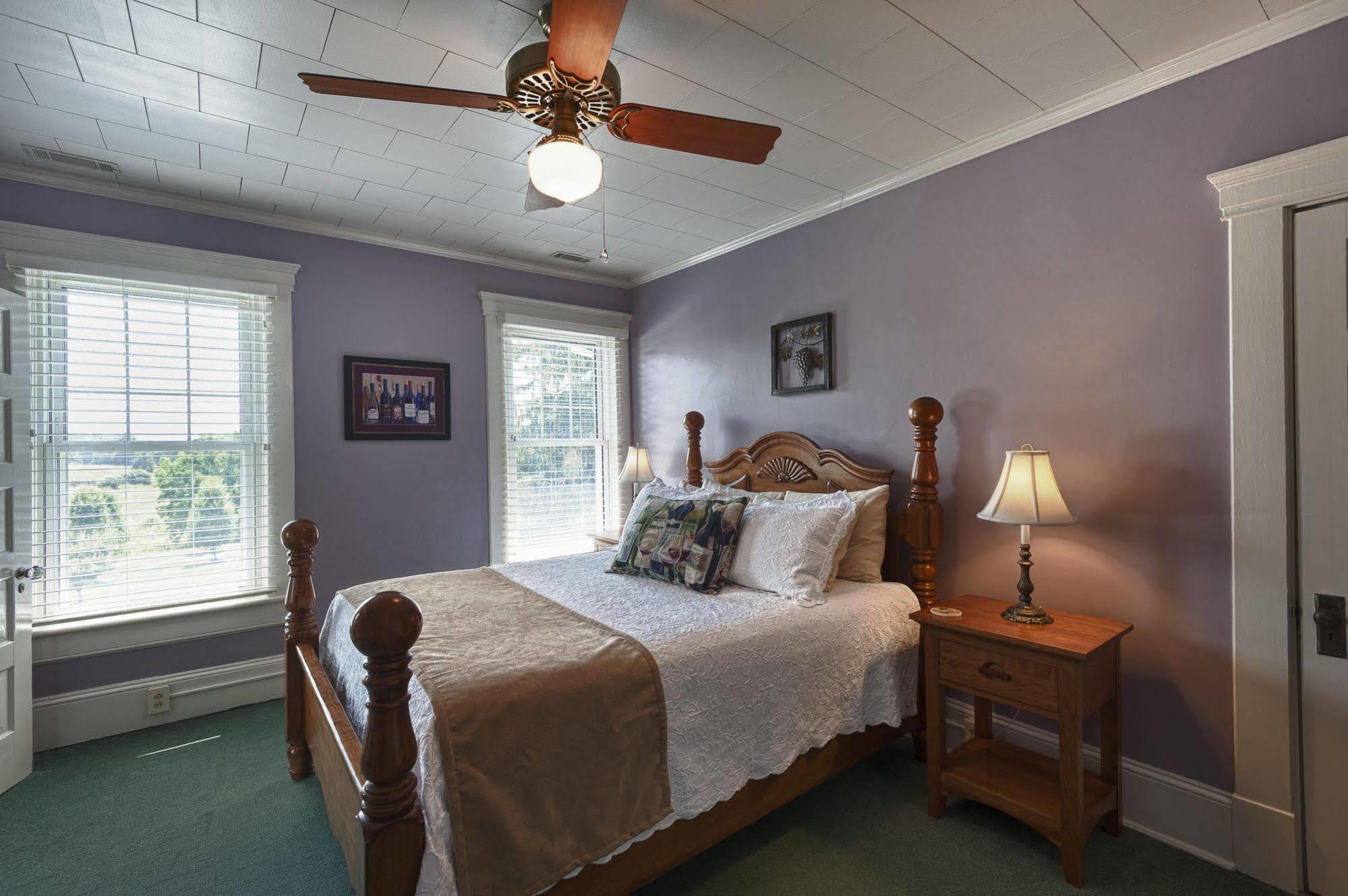 Steeles Tavern Manor Bed & Breakfast Raphine Exterior photo